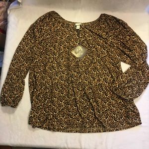 NWT women’s Ava & Viv top